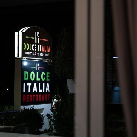 Dolce Italia Hotel Radhime Bagian luar foto