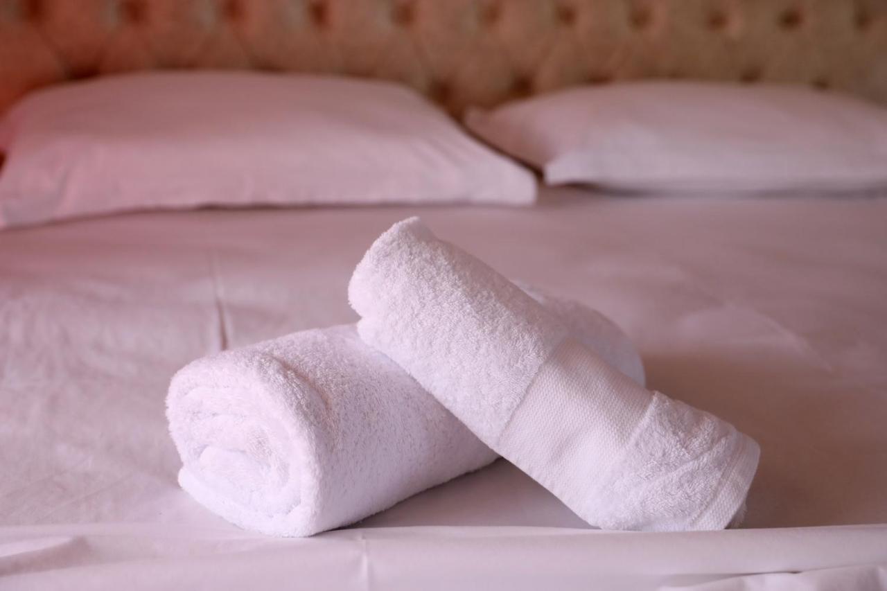 Dolce Italia Hotel Radhime Bagian luar foto