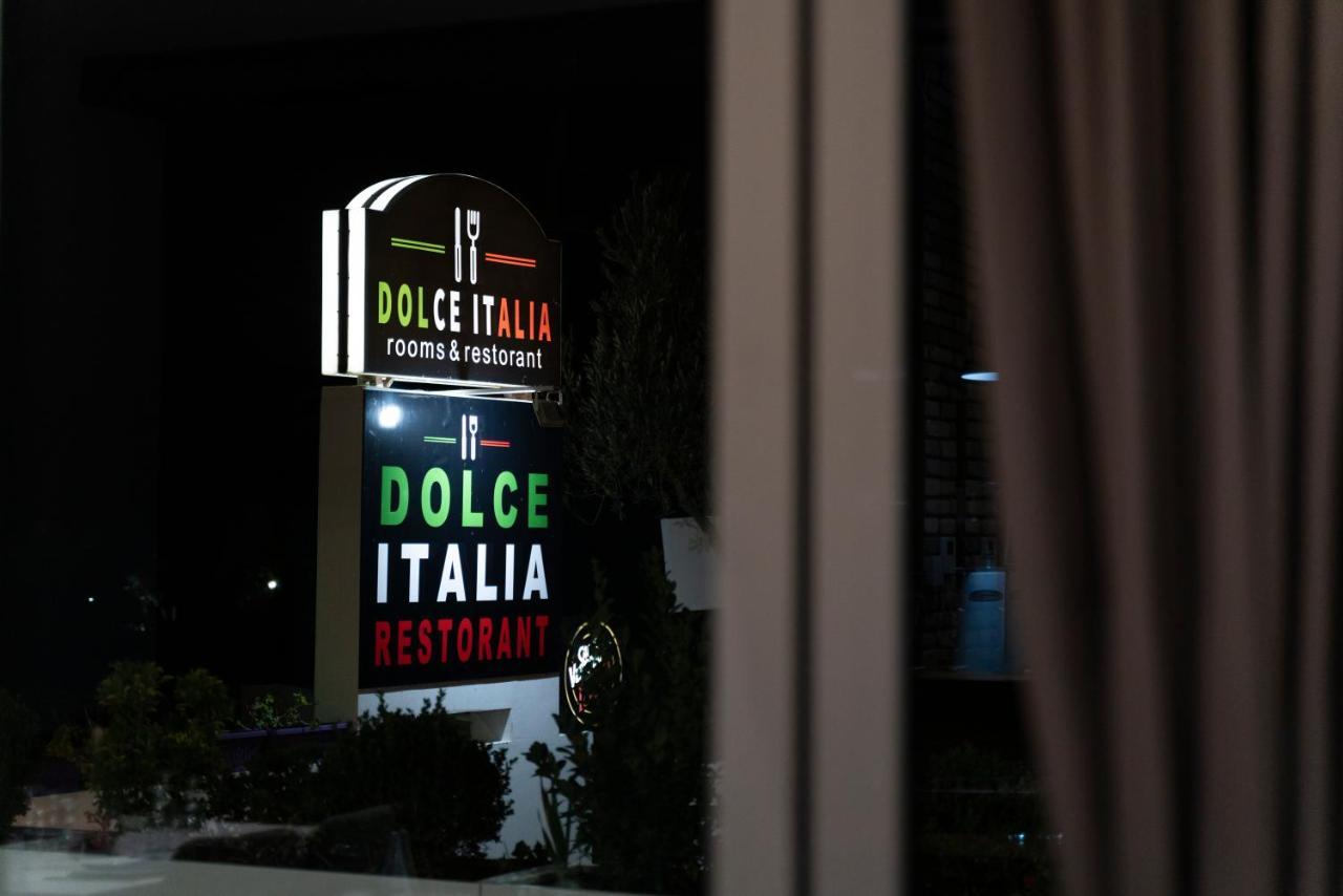 Dolce Italia Hotel Radhime Bagian luar foto
